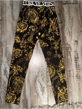 Black & Gold Baroque-Print Leggings